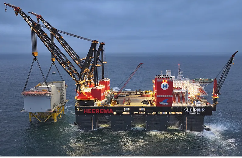 نصب پست برق HVDC در بزرگترين مزرعه بادي فراساحلي جهان