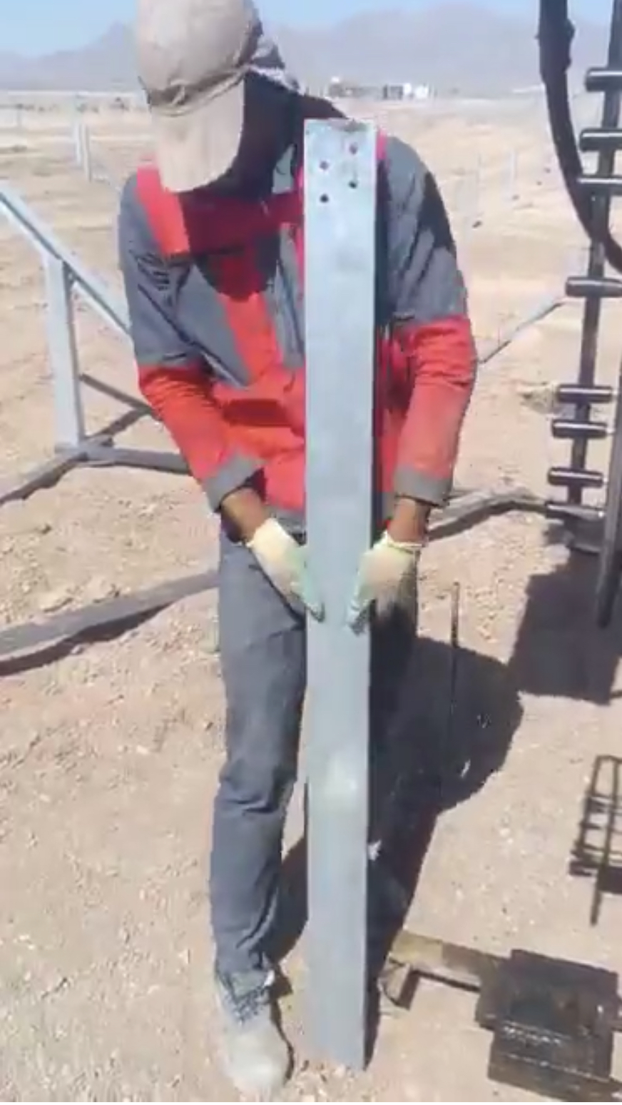 بررسی خاک در نیروگاه خورشیدی