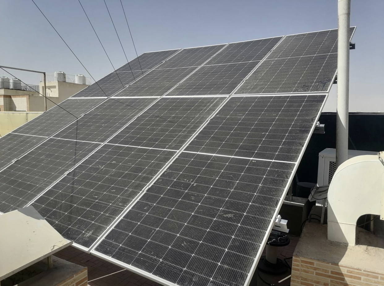 مزیت پهبادها در شستشوی پنل های خورشیدی